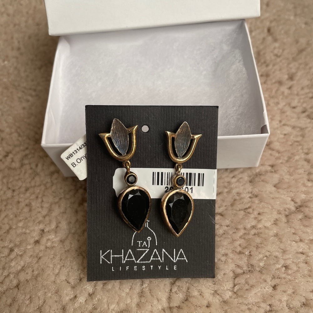 NWT Silver earrings w Black Onyx stone. - Picture 2 of 4
